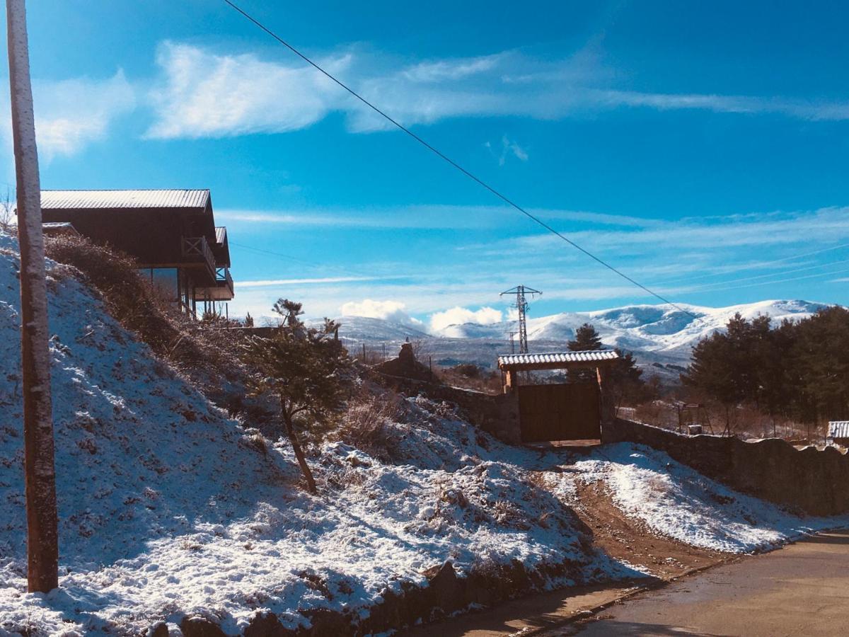 Cara Norte De Gredos Hoyos del Espino Exterior foto